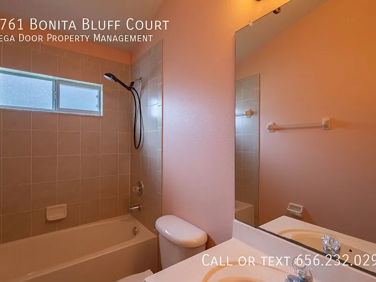 1761 Bonita Bluff Ct — Photo 27