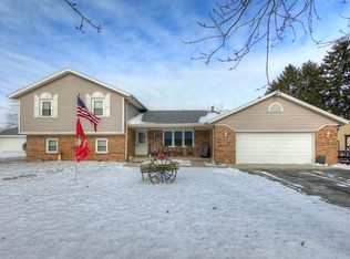 102 Candy Ln, Sharpsville, IN 46068