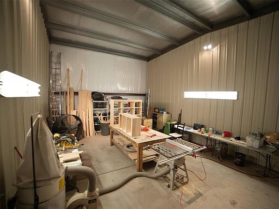 5th image of 4003 Beaumont Ave