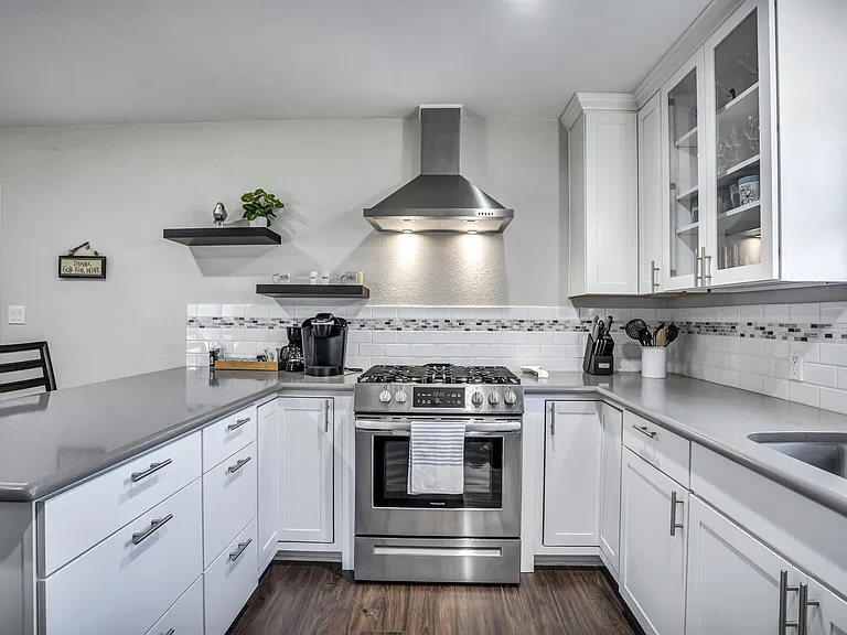 3301 East Dr — Photo 8