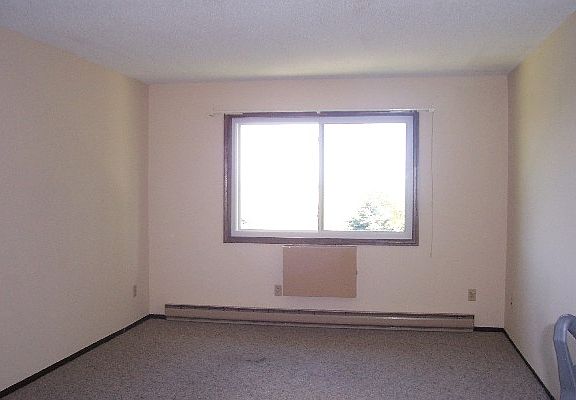 3rd image of 900-904 11th St #11220699