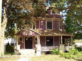503 N Van Buren Ave, Freeport, IL 61032