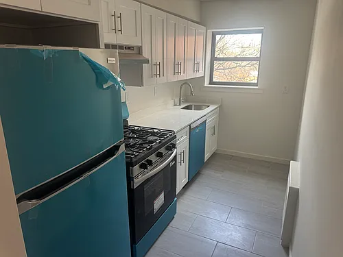 671 Bronx River Rd #5V Photo 1