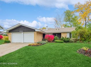 1525 Mayfield Ln, Hoffman Estates, IL 60169