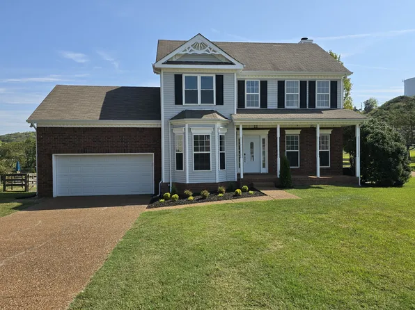 2790 Iroquois Dr, Thompsons Station, TN 37179