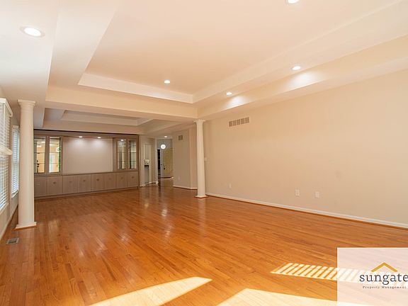 5th image of 6 Stone Gate Ct