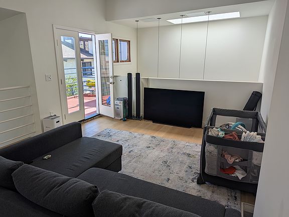 4th image of 2503 28th St APT 4