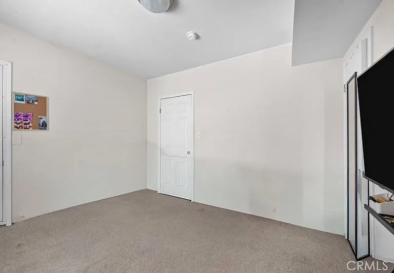 1686 S Rimpau Blvd #PRIMARY ROOM — Photo 6
