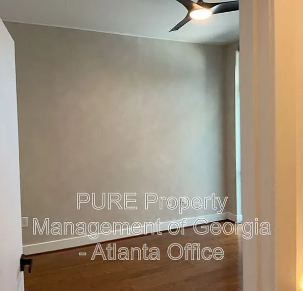 89 Mangum St SW #102 — Photo 15