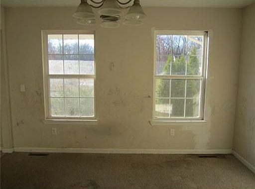 4th image of 10405 Lindwood Ct