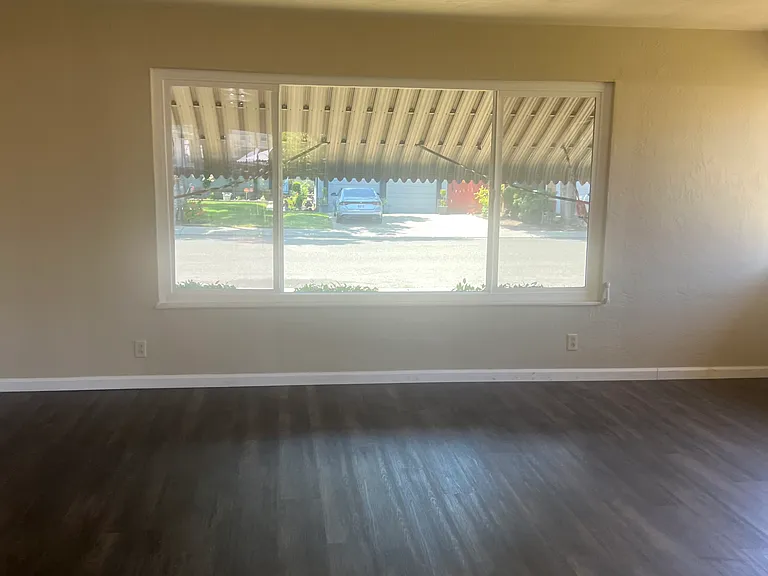 6706 N Alturas Ave — Photo 4