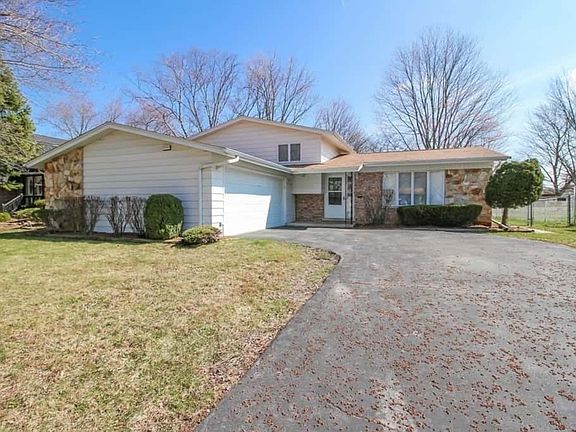 2nd image of 22557 Imperial Dr