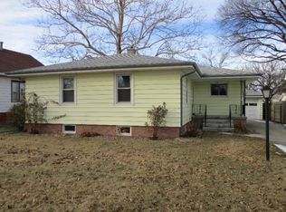 716 W 11th St, Grand Island, NE 68801