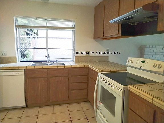 3rd image of 7624 Tierra Glen Way