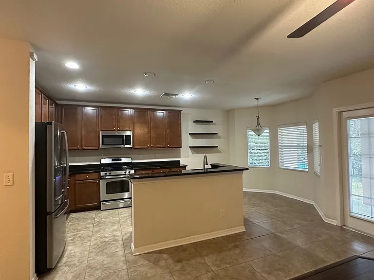 16008 Loneoak View Dr — Photo 4