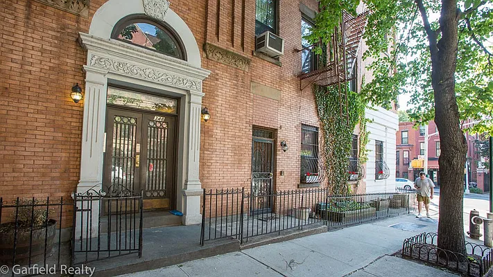 Sold by Garfield Realty  | media 19