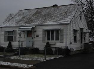 48 Dean St, Pawtucket, RI 02861