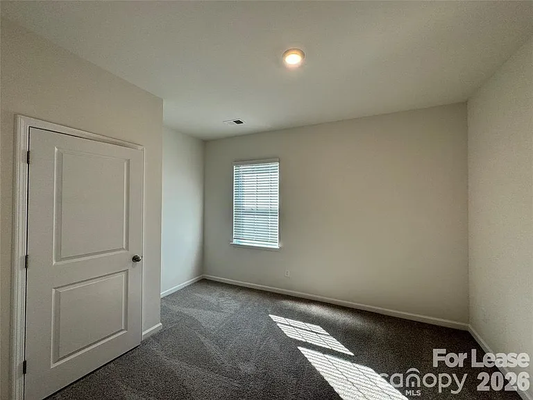122 Old Home Rd — Photo 6