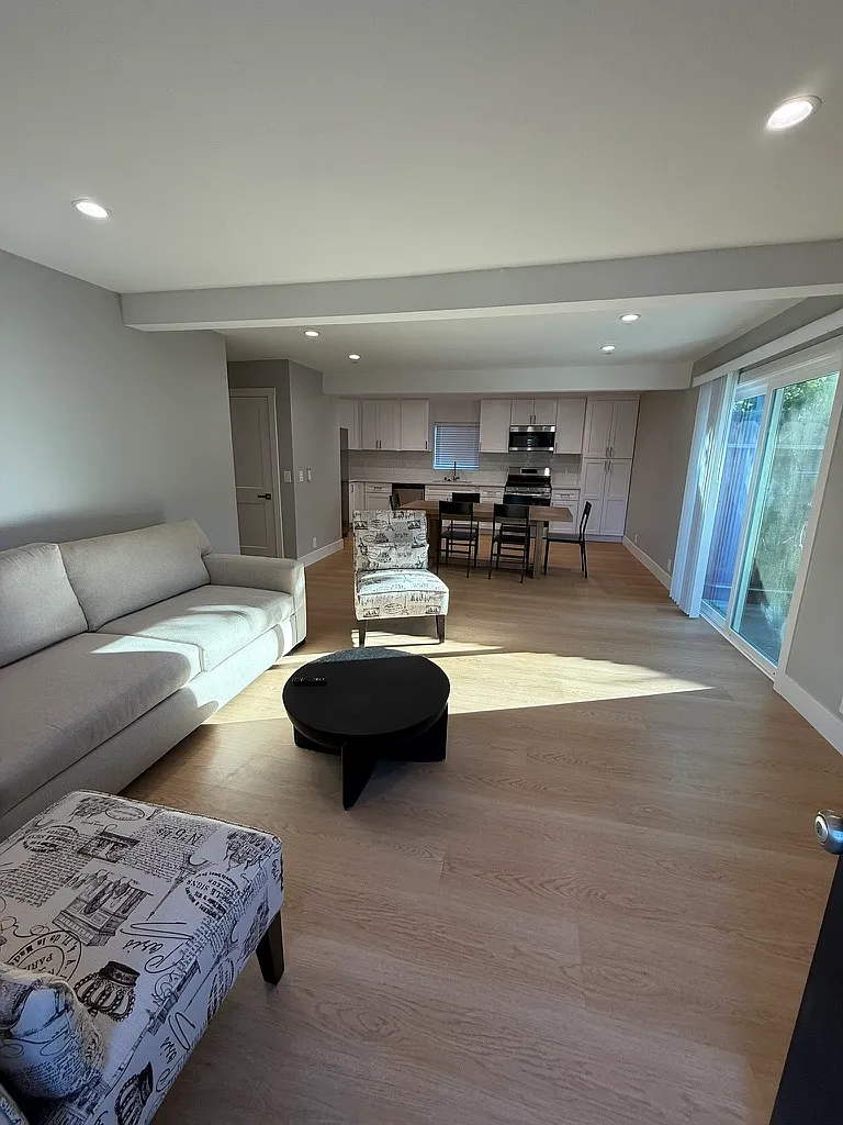 3 bed, $5,000 — Photo 2