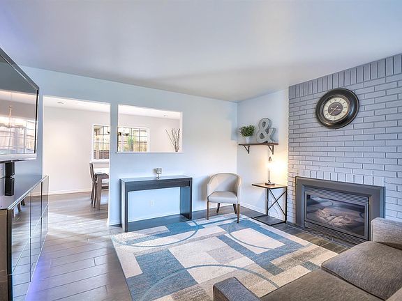 4th image of 4933 Hillhurst Dr