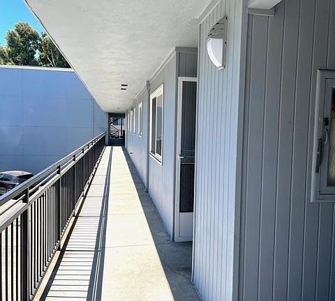 2nd image of 1548 Hudson St #204
