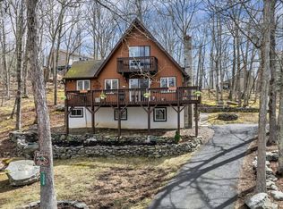 338 Canterbury Rd, Bushkill, PA 18324