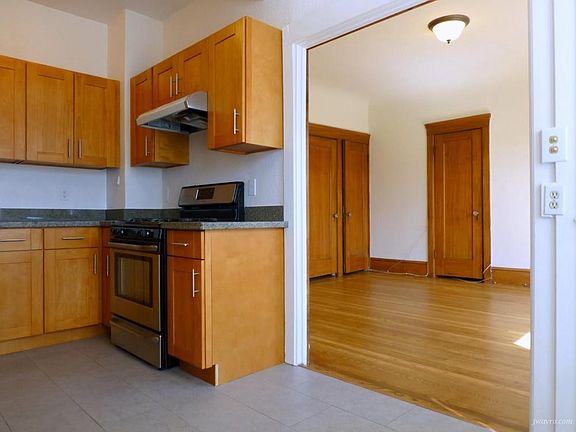 4th image of 1391 8th Ave APT 15