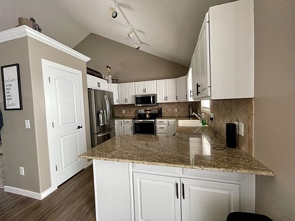 4th image of 6180 Yellow Rose Ln