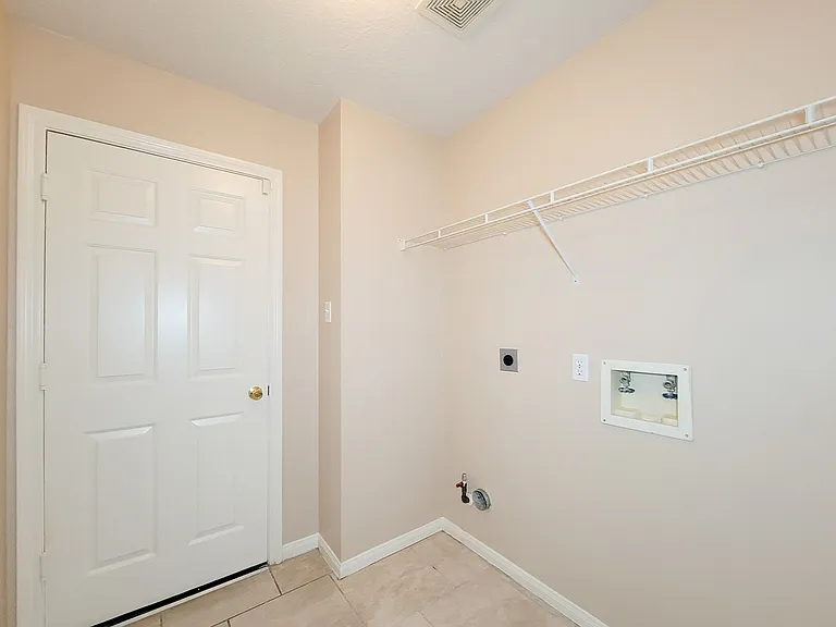 18446 S Wimbledon Dr — Photo 32