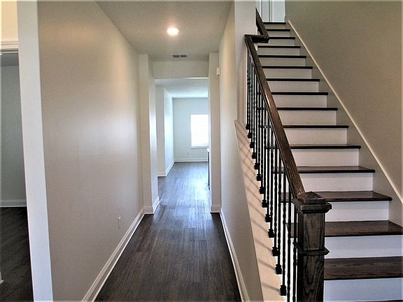 2nd image of 902 Sunny Stroll Dr