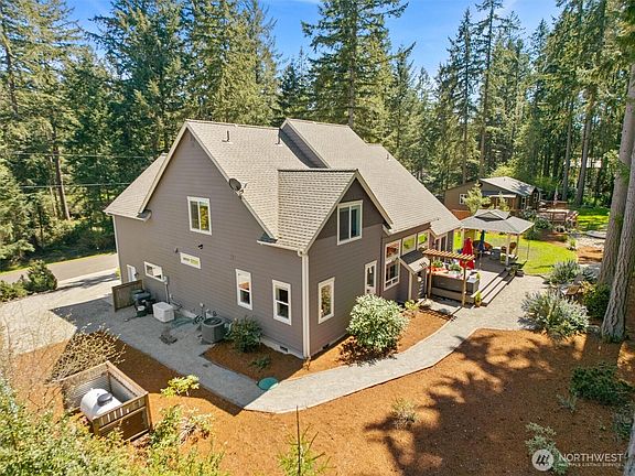 3rd image of 10804 Pioneer Drive