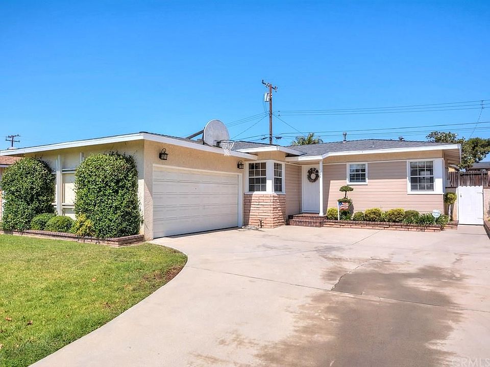 1st image of 10920 La Cima Dr