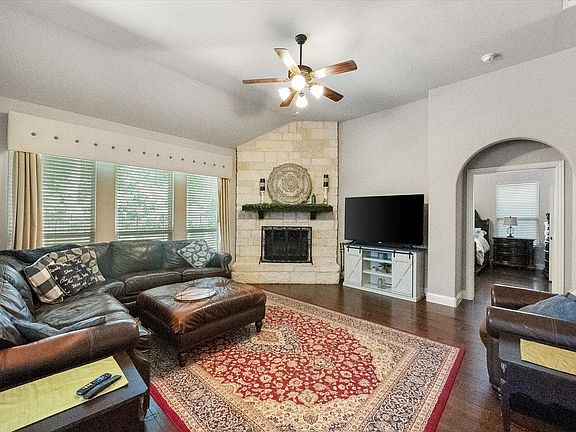 5th image of 117 Hurstwood Ct