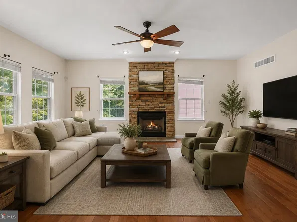 5082 Springhouse Cir, Rosedale, MD 21237