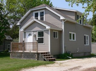 812 College Ave, Howards Grove, WI 53083