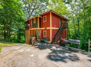 1828 Luzerne Dr, Gatlinburg, TN 37738