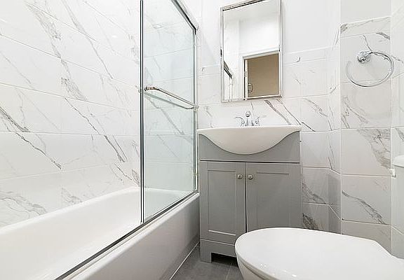 4th image of 736 Humboldt St APT 2R
