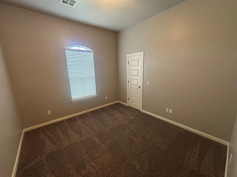 6608 Bentley Dr — Photo 14