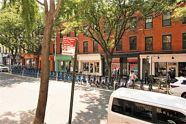 Rented by R New York