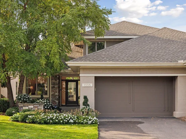 1335 Waterford Dr, Golden Valley, MN 55422