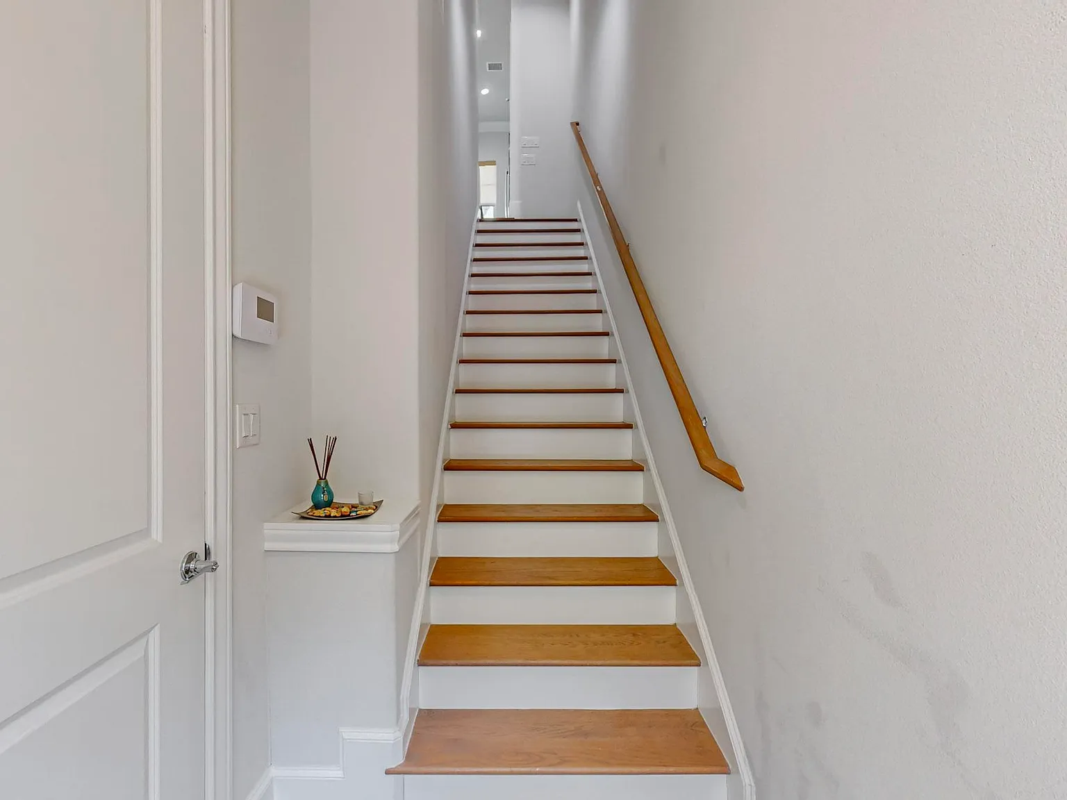 2 bed, 1319 sqft, $3,100 — Photo 4