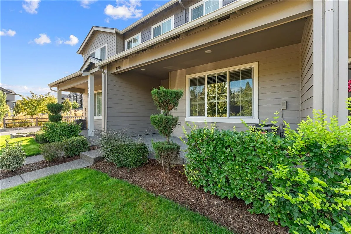3 bed, 2.5 bath, 1767 sqft, $2,750 — Photo 2
