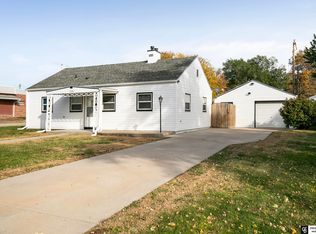 1324 N 7th St, Beatrice, NE 68310