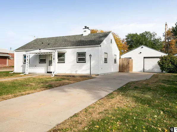 1324 N 7th St, Beatrice, NE 68310