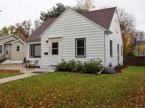 904 5th St SE, Willmar, MN 56201