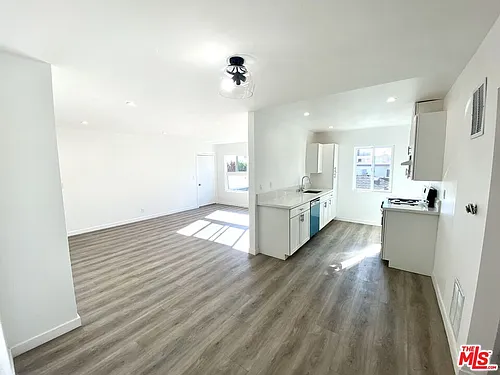 1000 Havenhurst Dr #7 Photo 1