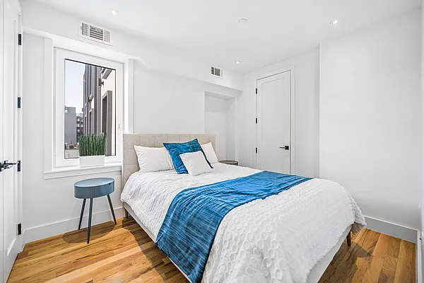 Rented by TwoRealEstate LLC | media 4