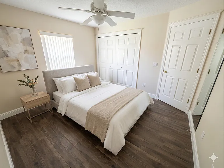 20 Clarendon Ct N — Photo 15