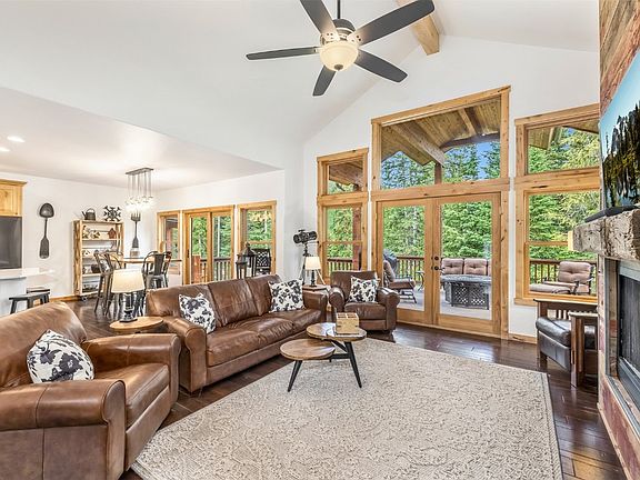 3rd image of 930 Whispering Pines Circle