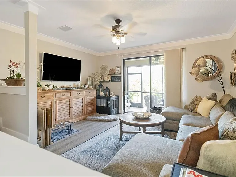 7242 Hamilton Rd — Photo 9